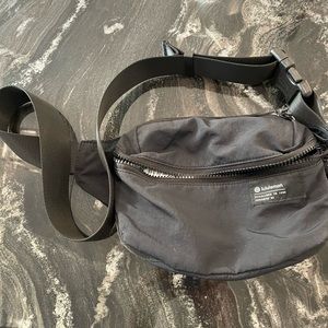 Black Lululemon crossbody